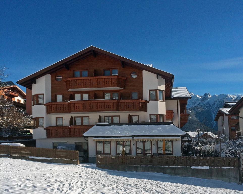 Hotel Garni Hubertus แซร์เฟาส์ ภายนอก รูปภาพ